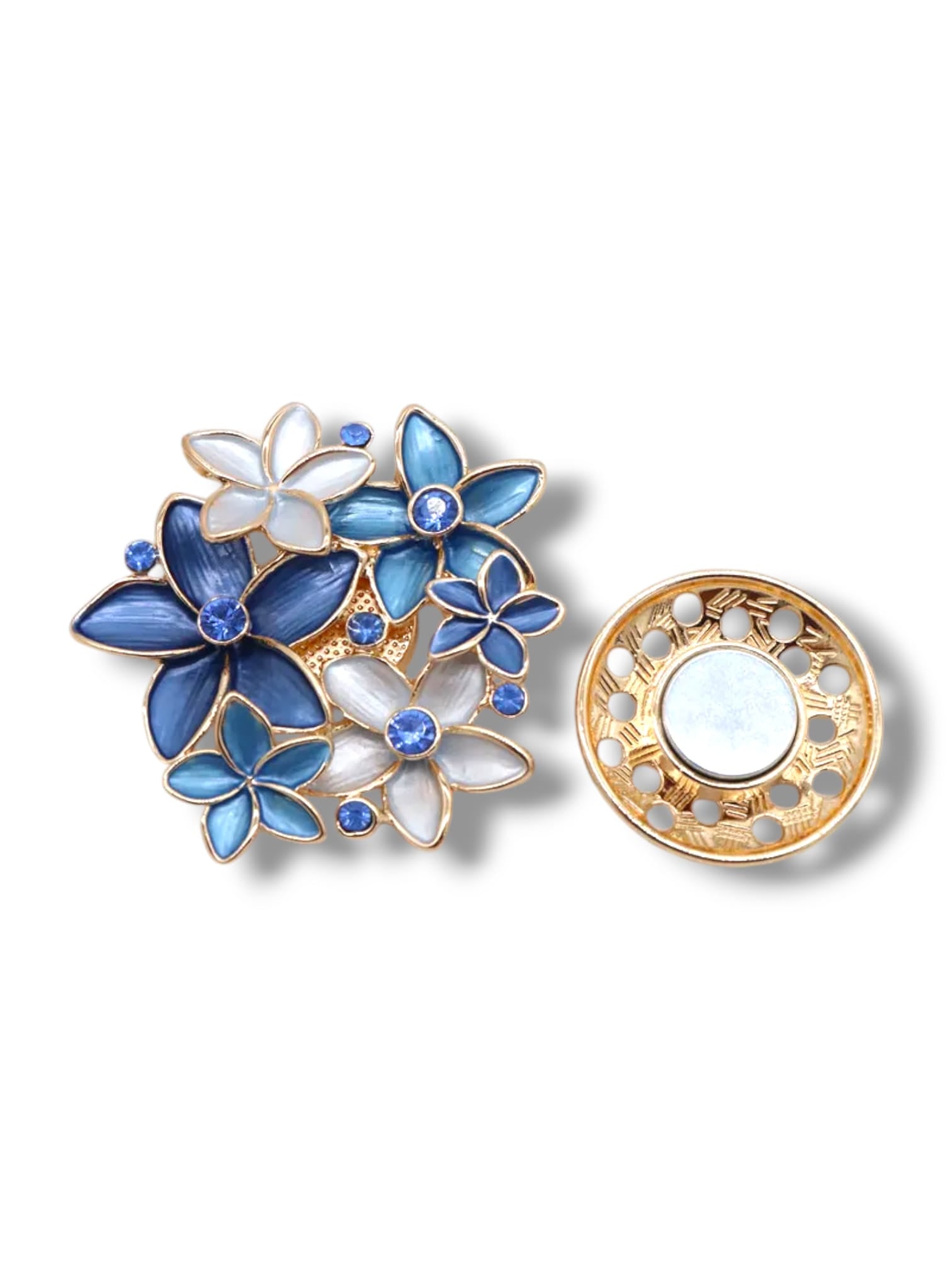 Broche aimantée "Fleurs bleues et blanches"