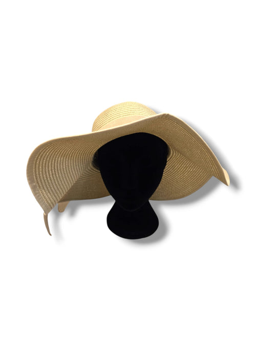 Chapeau Beige avec Ruban en Lin – Élégance Naturelle