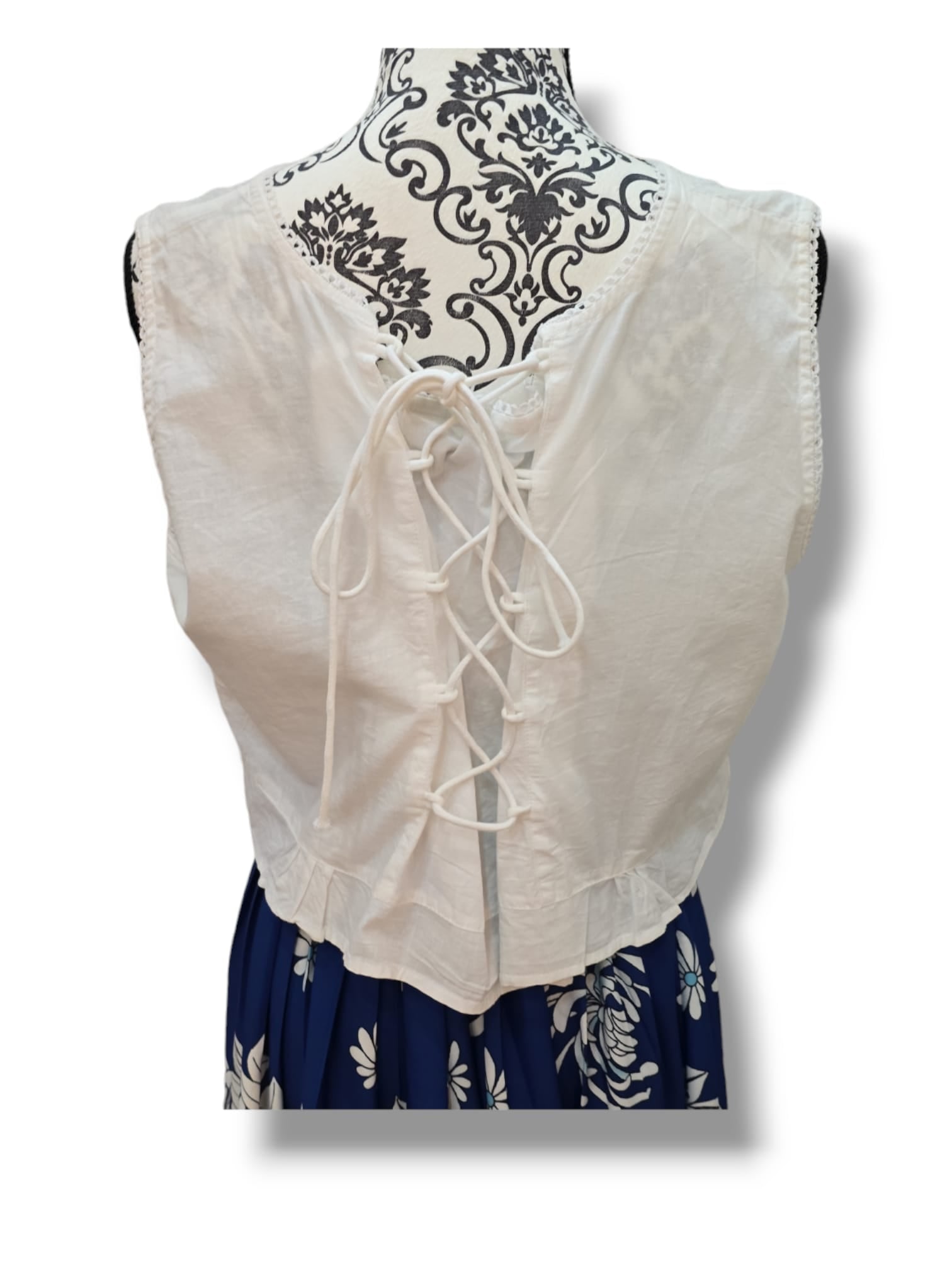 Corsage court en dentelle blanche