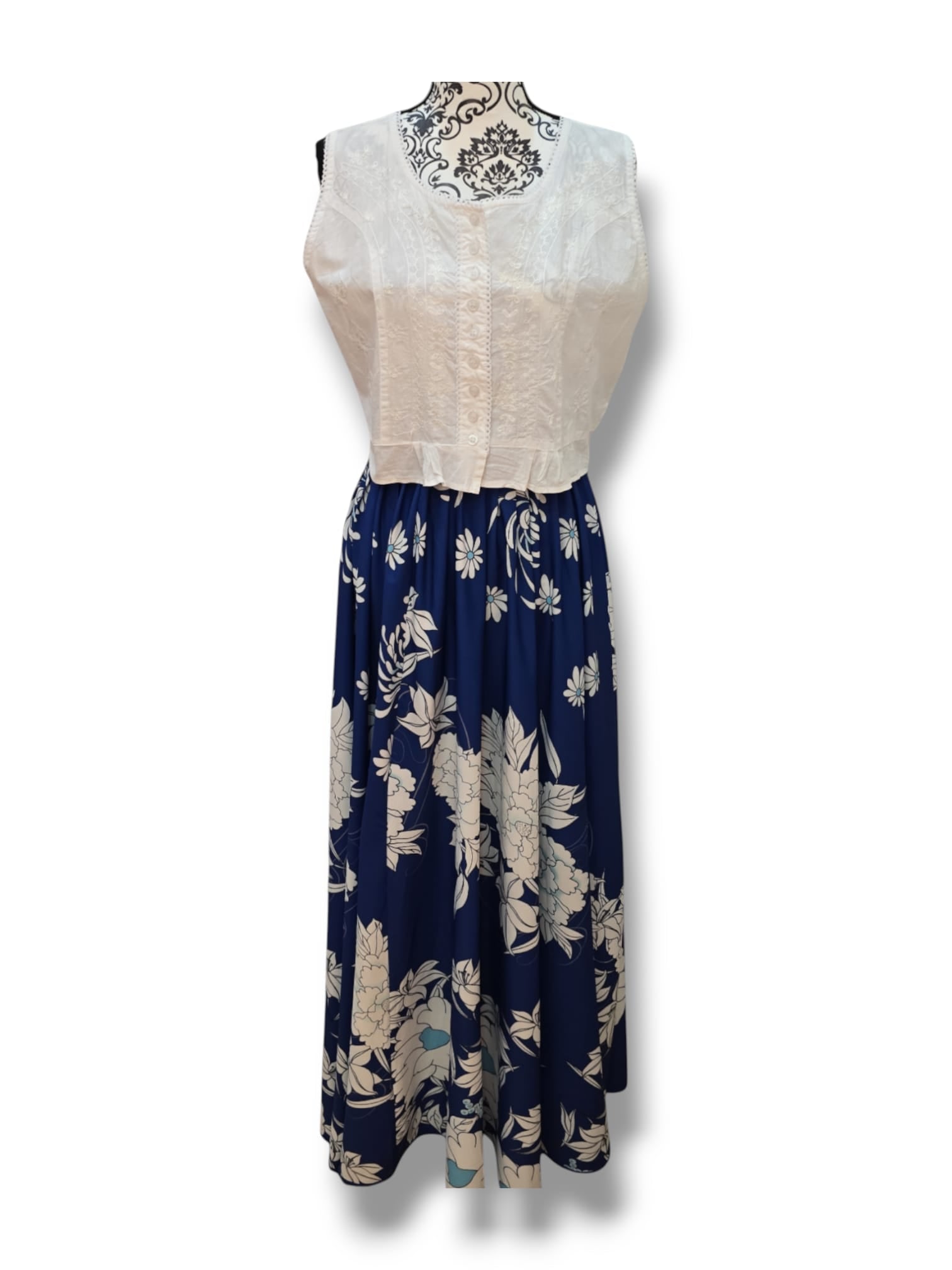 Corsage court en dentelle blanche